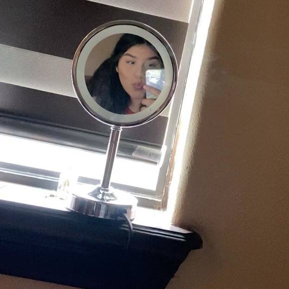 Meet your Posher, Angela - Picture 1 of 1